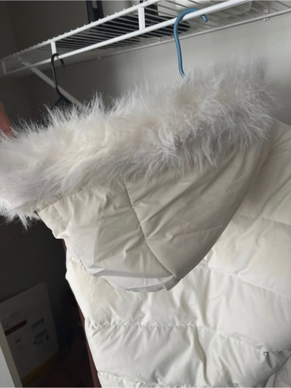 Ralph Lauren Cream Quilted Puffer Jacket with Faux Fur Hood - Picture 1 of 4